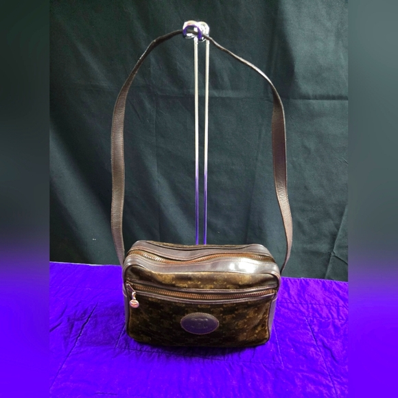 EUC AUTHENTIC VINTAGE CELINE BROWN SUEDE LEATHER SHOULDER BAG - Picture 1 of 9